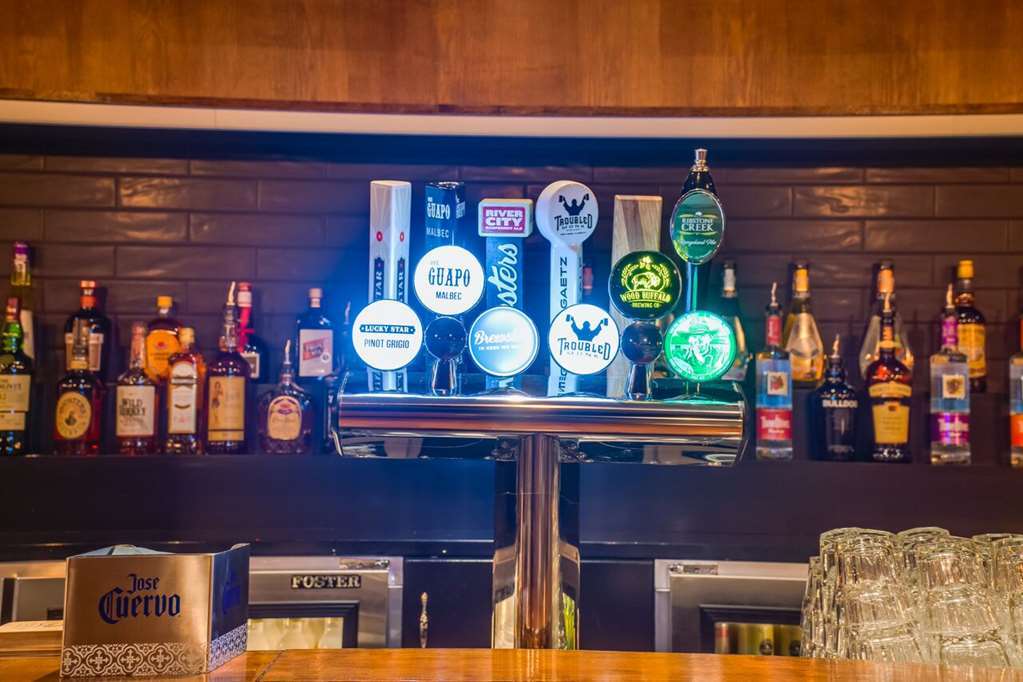 Peavine Inn & Suites High Prairie Restaurant photo